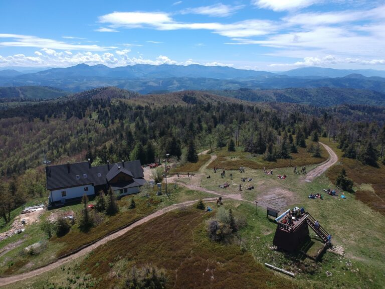 Schronisko górskie pttk na wielkiej raczy