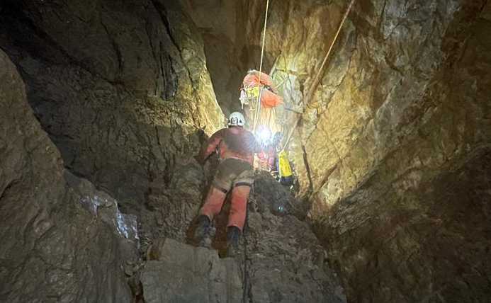 Ratownicy GOPR Beskidy jadą do Turcji ratować naukowca, który utknął w jaskini.
