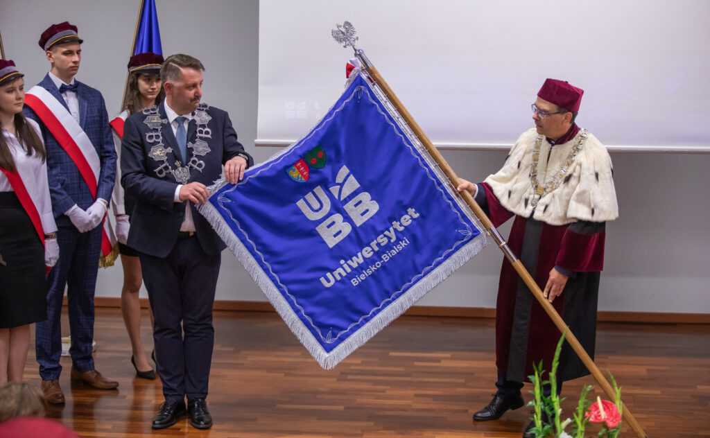 Historyczny moment. Uniwersytet bielsko-bialski rozpoczął pierwszy rok akademicki