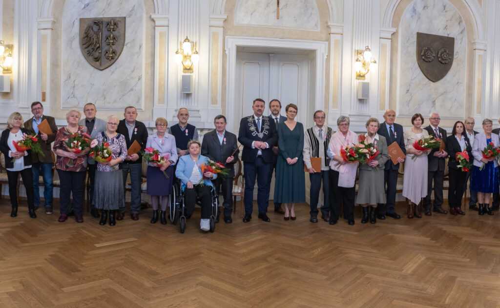 Jubileusz 50 lat małżeństwa w Bielsku-Białej: Prezydent uhonorował odznaczeniami.