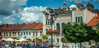 Rynek w Żywcu – co zobaczyć, jakie legendy poznać i dlaczego warto odwiedzić to miejsce Rynek w Żywcu