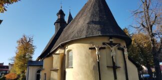 Kościół Świętego Krzyża w Żywcu Kościół Świętego Krzyża w Żywcu Kościół Trzech Krzyży