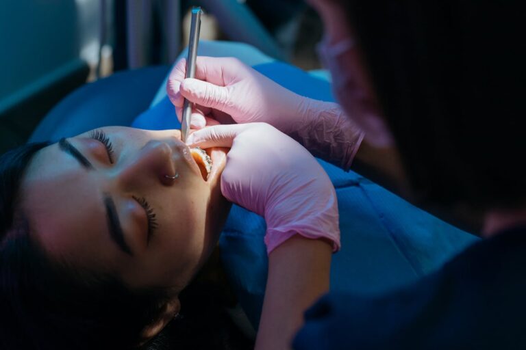 Dentysta – jak zostać, ile zarabia?