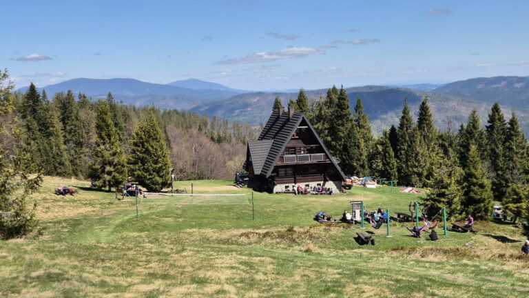 Bacówka PTTK na Rycerzowej