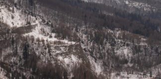 Kamieniołom w Kozach – tu Beskid Mały pęka i odsłania 100 milionów lat historii Kamieniołom w Kozach