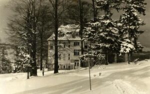 Schronisko PTTK „Dworzec Beskidzki” w Zwardoniu – historia obiektu, który stał się symbolem Zwardonia