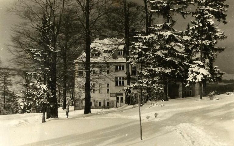 Schronisko PTTK „Dworzec Beskidzki” w Zwardoniu – historia obiektu, który stał się symbolem Zwardonia