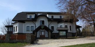 Schronisko na Magurce Wilkowickiej – miejsce z historią, które wciąż ma swój klimat schronisko pttk na magruce wilkowickiej