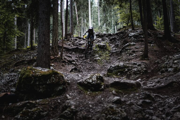 Góra Żar otwiera sezon zjazdowy. Już 11–12 kwietnia rusza 1. runda National Downhill League 2026
