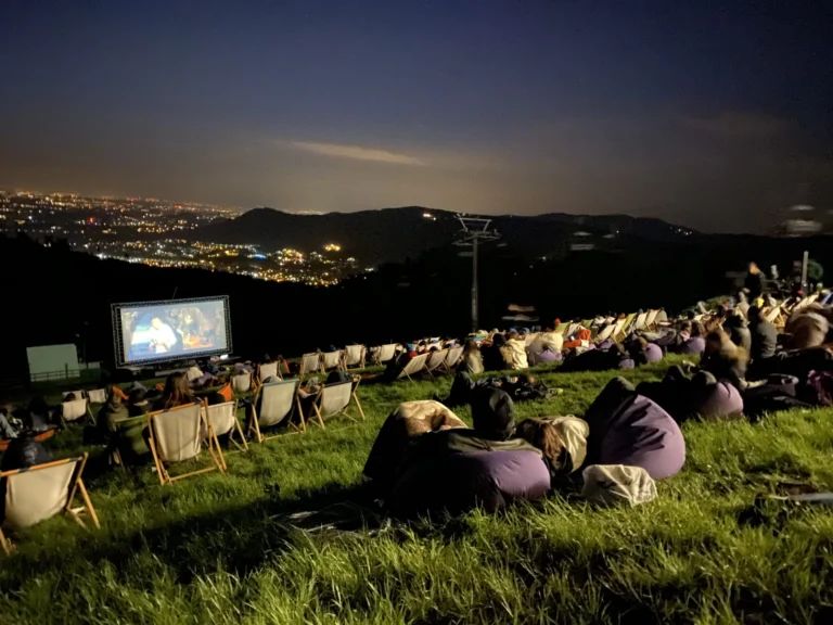 Kino Na Szczycie 2026. Filmowe wieczory pod gwiazdami znów odbędą się na Małej Czantorii