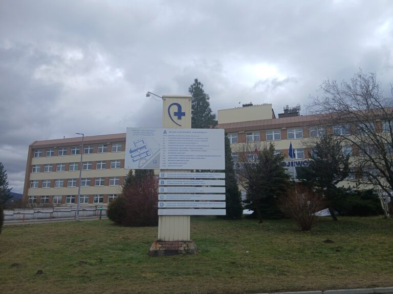 Szpital w Bielsku-Białej przechodzi dużą cyfrową zmianę. Kupiono 350 komputerów i nowy sprzęt za miliony złotych