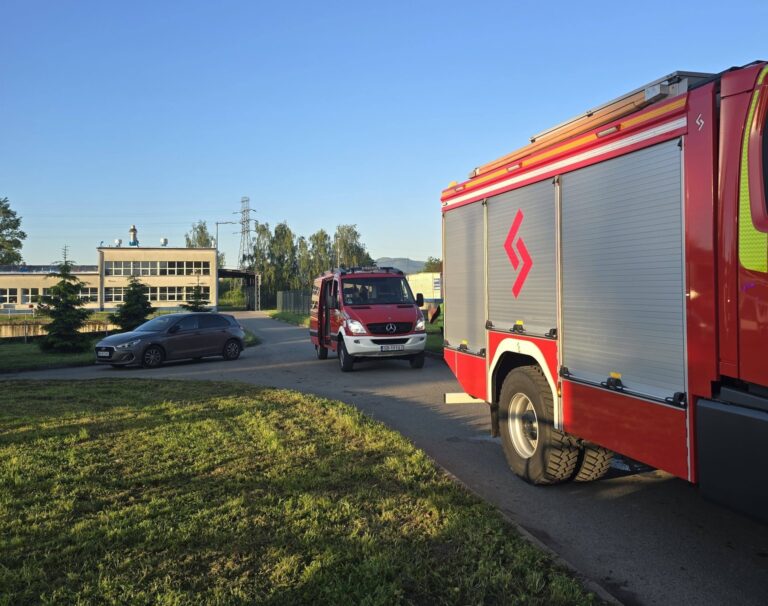 Tajemnicza substancja w bielskiej oczyszczalni ścieków. Służby w akcji, postawiono specjalne zapory