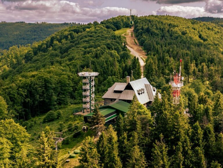Noc Świętojańska wraca na Szyndzielnię. W programie koncerty, wianki i Teatr Ognia