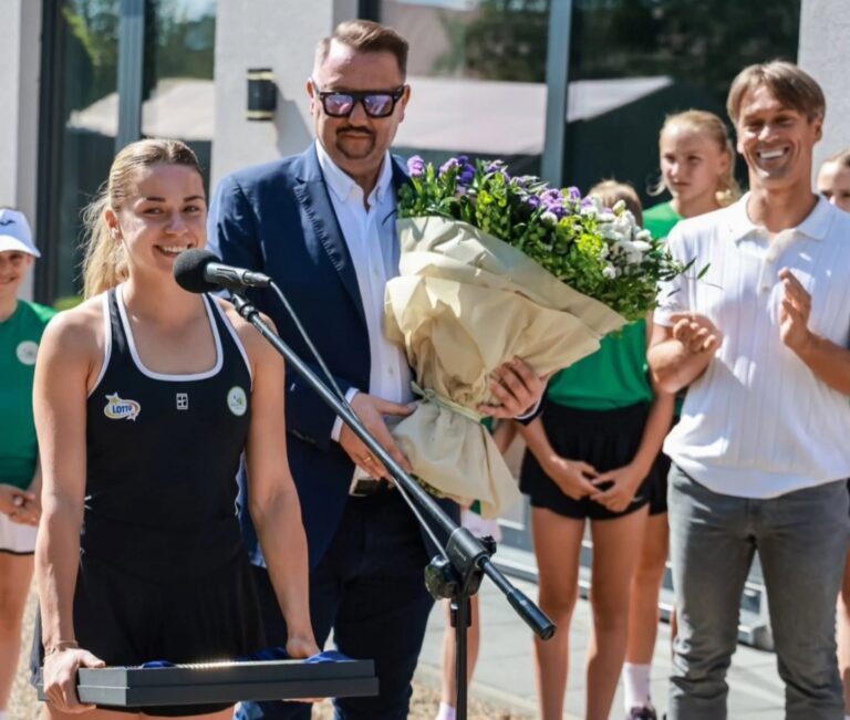 Maja Chwalińska wróciła do Bielska po finale Roland Garros. Minister zagrał z nią na korcie i ogłosił ważną decyzję