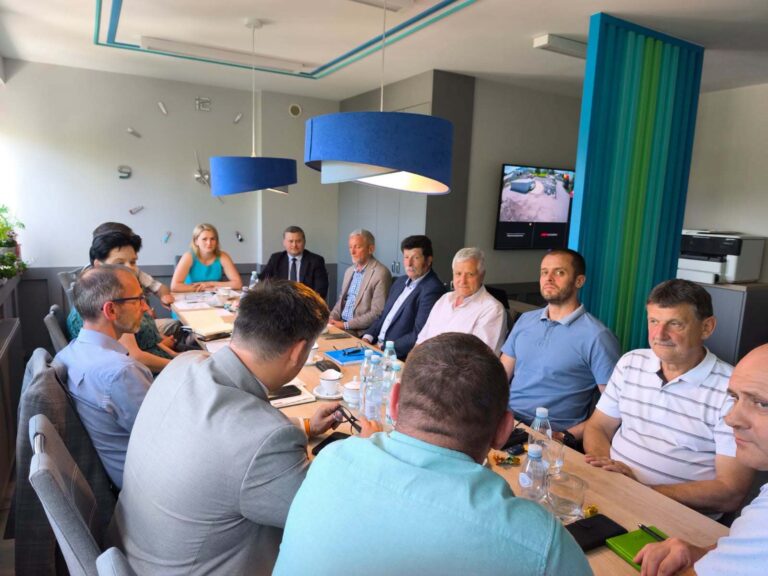 Rusza zabezpieczenie osuwiska w Zarzeczu. Drogę powiatową w kierunku Tresnej czeka czasowe zamknięcie