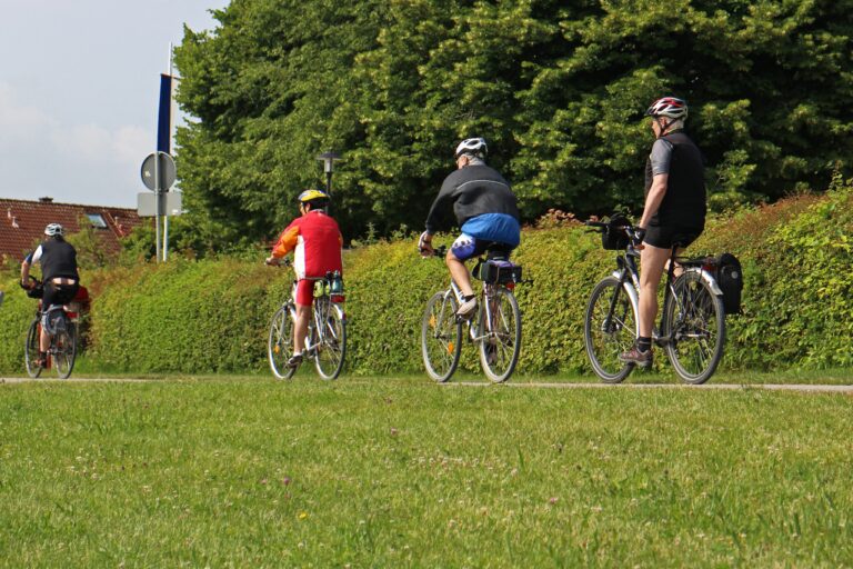 Podpisano umowę na VeloKoszarawa. Nowa trasa rowerowa połączy beskidzkie miejscowości