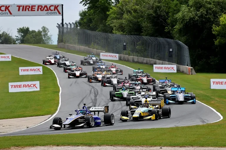 Startował z 16. pola, a skończył na podium. Wielki weekend Tymka Kucharczyka w Indy NXT