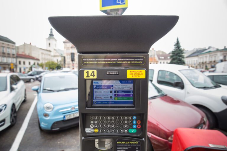Strefa płatnego parkowania w Bielsku-Białej będzie większa? Plan obejmuje około 90 miejsc przy dworcach