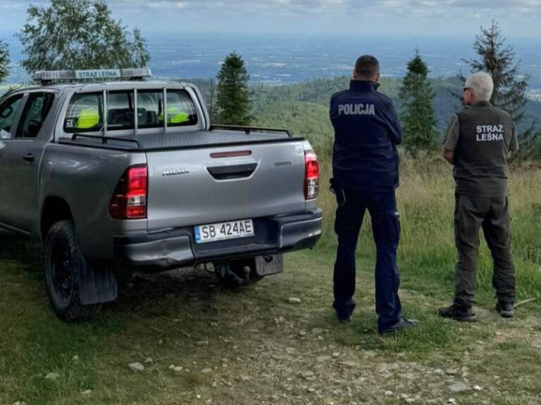 Znowu kontrole na szlakach w Szczyrku. Policja sprawdza także nielegalne wjazdy do lasu