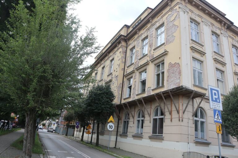 Ponad 5 mln zł dla zabytkowej szkoły w Żywcu. Budynek przejdzie dużą modernizację