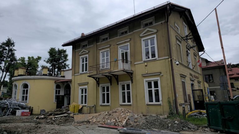 Zabytkowa willa w Jaworzu przechodzi wielką metamorfozę. Powstanie tam siedziba Gminnego Ośrodka Kultury