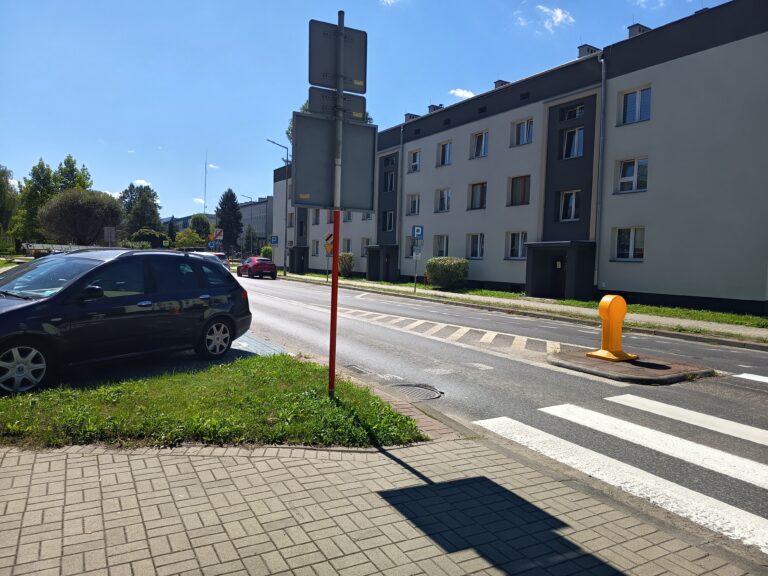 Dwa niebezpieczne miejsca w Żywcu od lat irytują kierowców i pieszych. Radni złożyli oficjalny wniosek