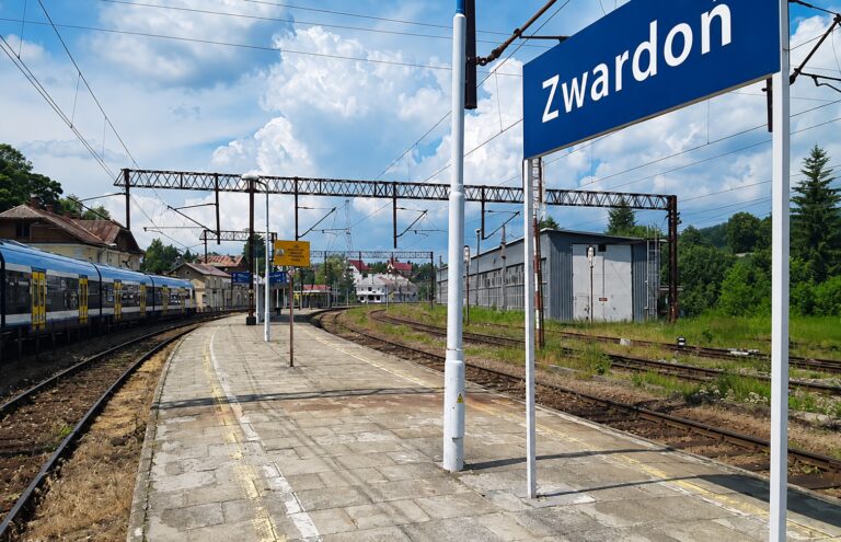 Pociąg ze Zwardonia do Krakowa jednak wraca do gry? Po zablokowaniu Kolei Śląskich pojawił się wariant z PKP Intercity