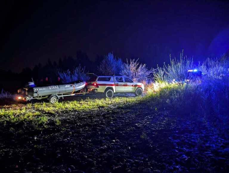 Dziś może dojść do kolejnego zrzutu wody z Kaskady Soły. Ostatnio pięciu nastolatków odcięło od brzegu