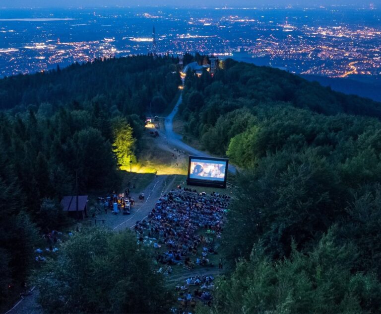 Kino plenerowe wraca na Szyndzielnię już w najbliższy weekend. Kolej będzie kursować aż do 1.00