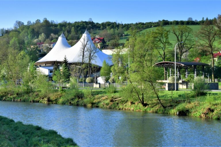 Upał w Beskidach? Te miejsca nad Koszarawą, Sołą i Jeziorem Żywieckim dają prawdziwą ochłodę