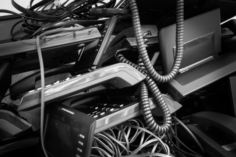 Stara lodówka, telewizor albo ładowarka? Mobilne zbiórki ruszają w Bielsku-Białej. Sprawdź pełny harmonogram